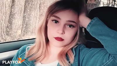 Sexy baba radostne saje na zľavovej karte