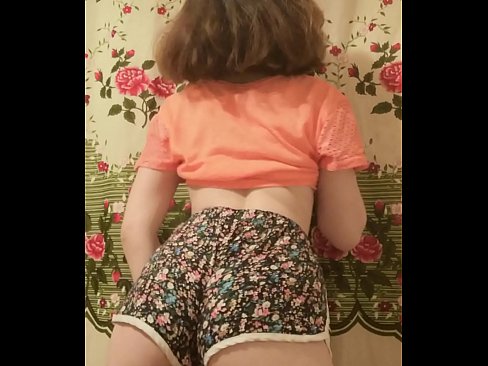 ❤️ Sexi mladá kočka si vyzlieka šortky pred kamerou ️ Šukanie video na sk.tvmarket.top ﹏
